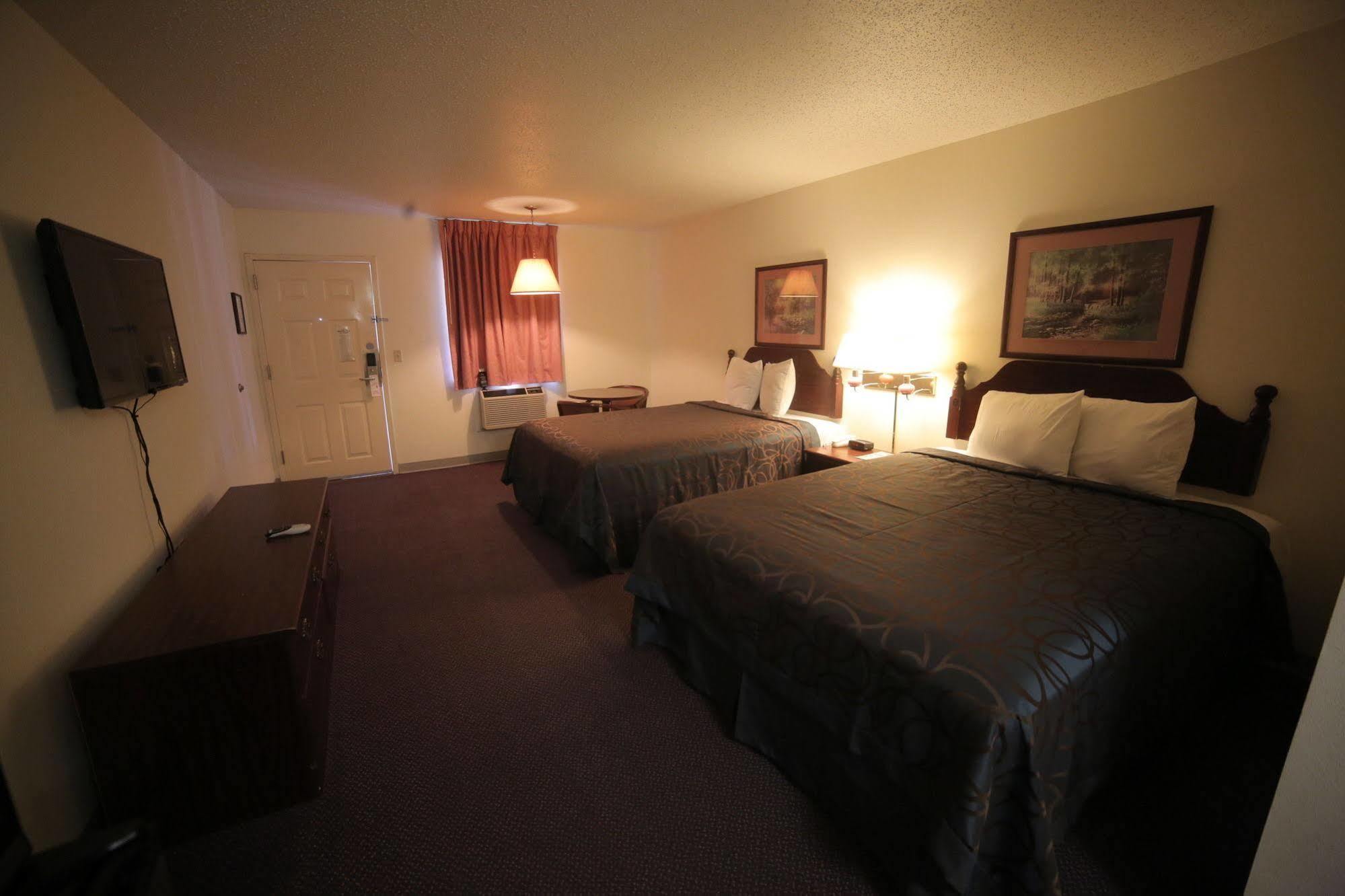 Madison Inn Lodge Fredericktown Esterno foto
