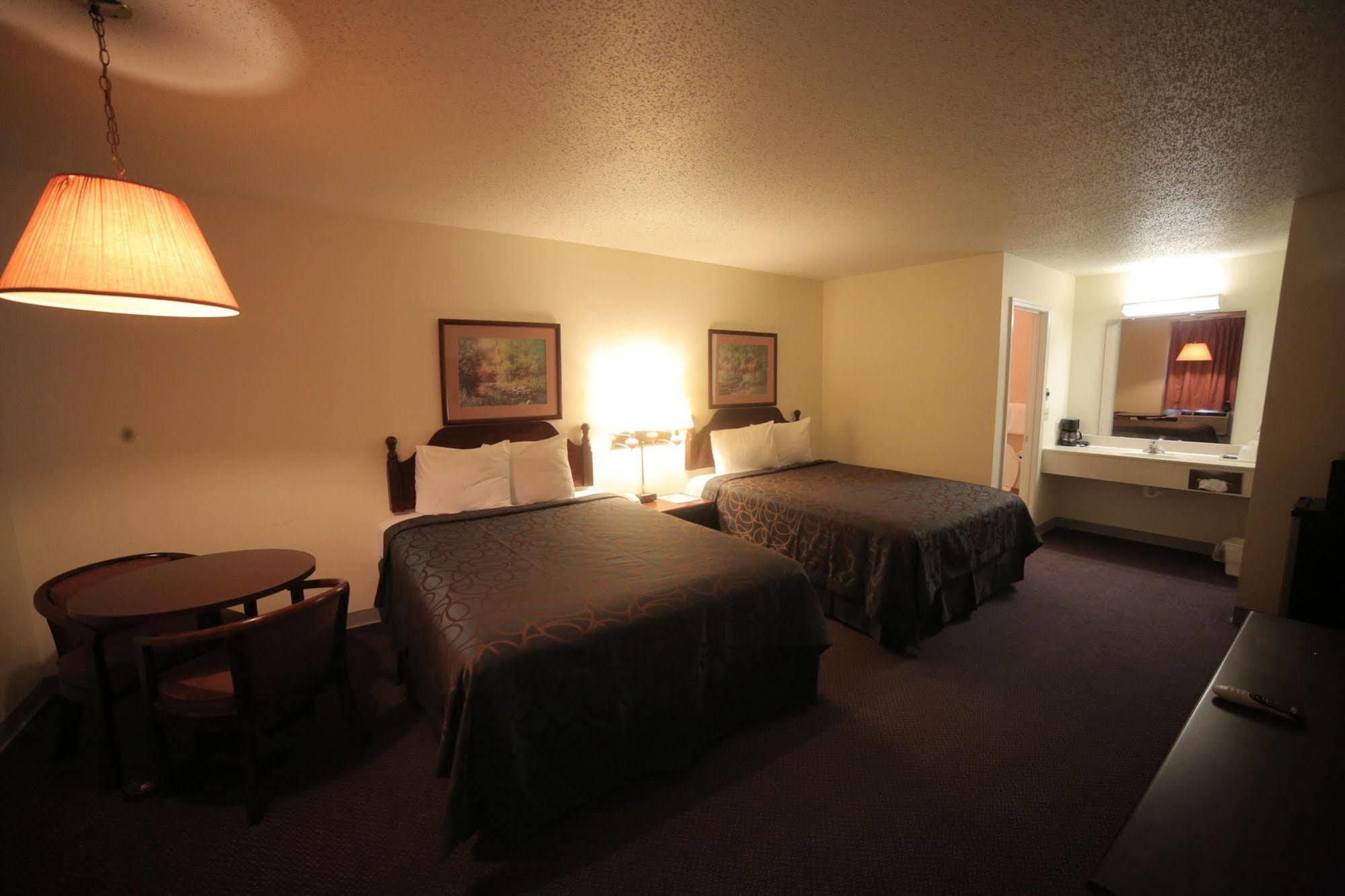 Madison Inn Lodge Fredericktown Esterno foto